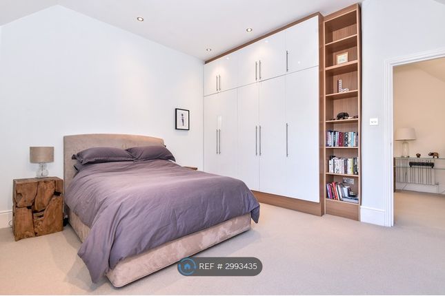 Flat, Netherhall Gardens Hampstead, London photo 2