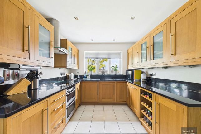 62, Thellusson Way, Rickmansworth photo 3