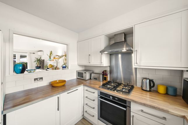 1, Mallard Close, London photo 3