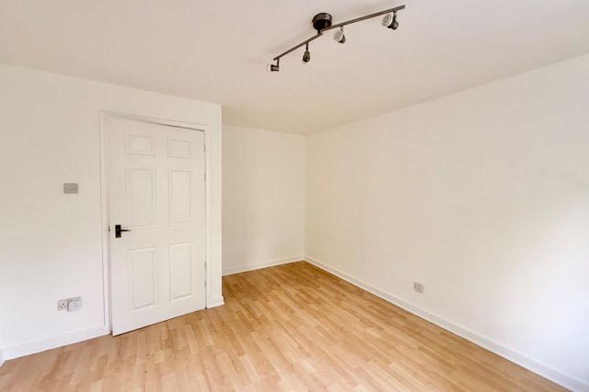 2, Michelle Close, Birmingham photo 5