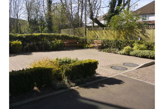 Flat 28/Heath Lodge, Marsh Road, Pinner photo 2
