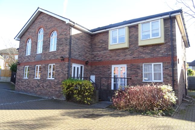 Flat to rent in Gresham Close, Brentwood