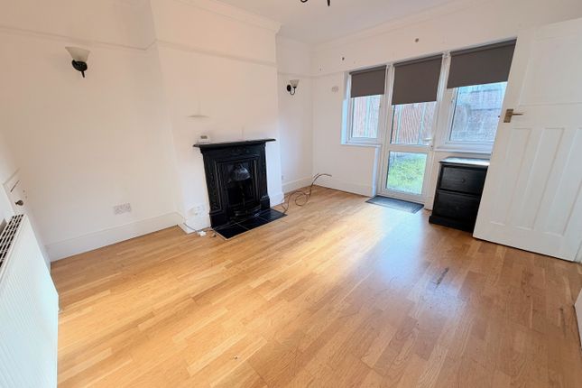 9, Grosvenor Road, Romford photo 2