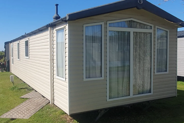 2-bed caravan on New Romney Holiday Park, Clarke Road, New Romney, £39,000
