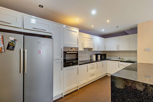 Flat for sale in Headstone Drive, Harrow