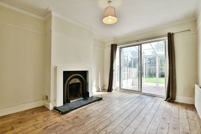 2, St. Georges Crescent, Altrincham photo 2