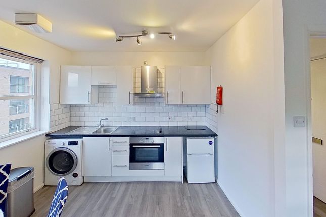 2 Bedroom Flat in EH7 4AZ