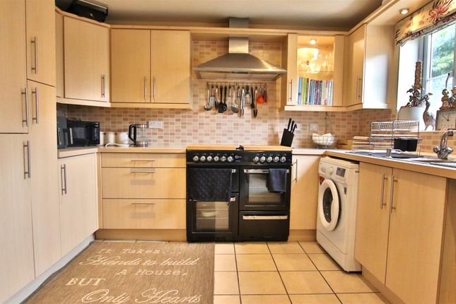 27, Beauchamp Road, Tewkesbury photo 3