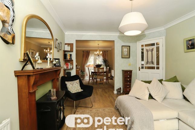 Excelsior Close, NEWPORT photo 4