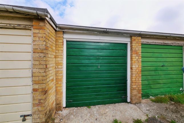 Osmonde Close, Worthing photo 2