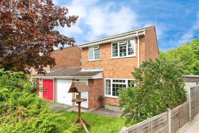 Thumbnail Semi-detached house for sale in Hare Close, Buckingham