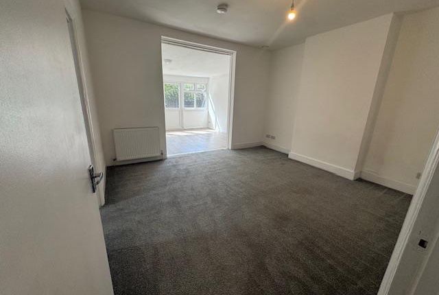 195, London Road, Romdord photo 2