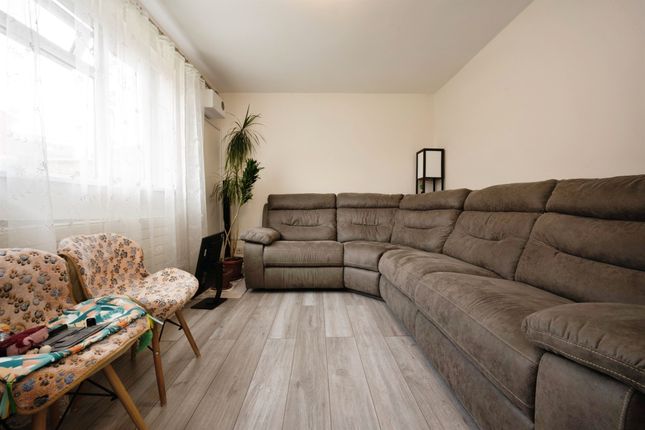 Flat 1, King Henry Court, Tudor Road, Luton photo 4