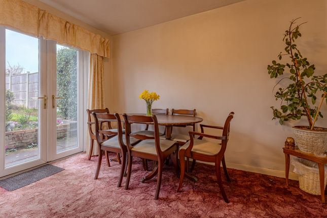 69 Walnut Tree Avenue, Hereford photo 5