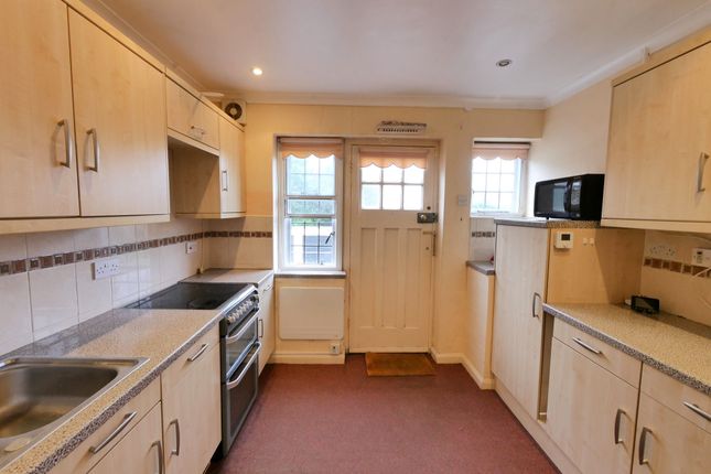 Flat 12, Beresford House Shepherds Way, Cirencester photo 2