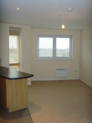 Flat to rent in The Waterfront, Selby