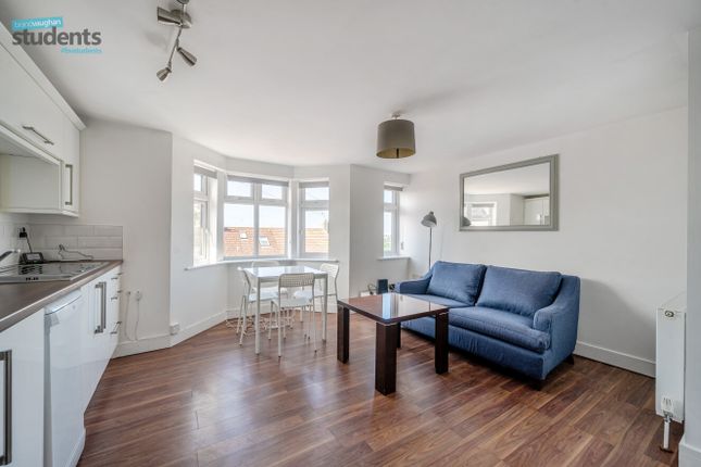 8c5De12d-3Aa4-4B7...