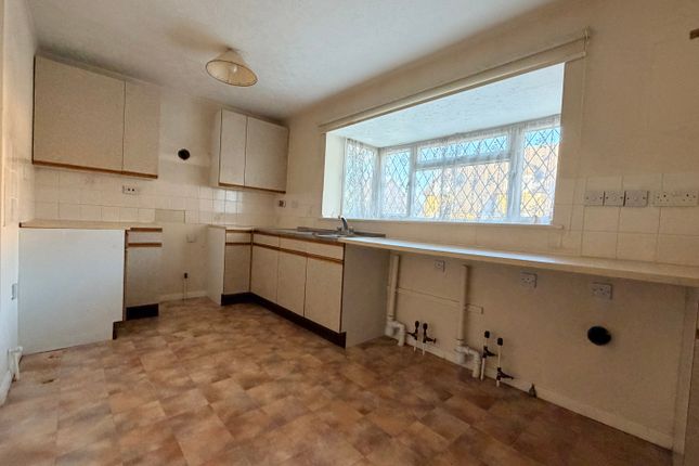 Knights Manor Way, Dartford photo 2