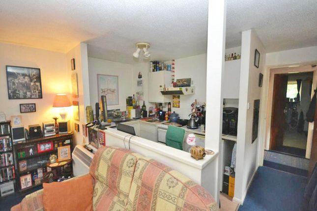 65, Pomander Crescent, Milton Keynes photo 3