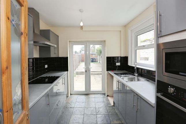 105, Whitworth Road, GOSPORT photo 2