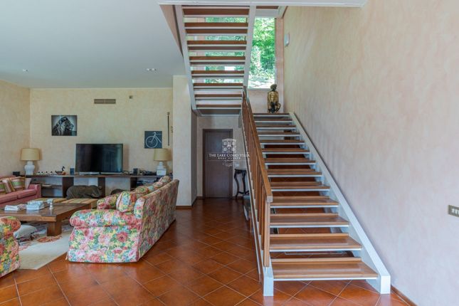 Detached house for sale in 22010 Moltrasio, Province Of Como, Italy