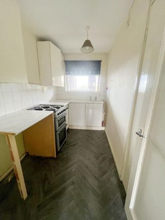 40, Downs Road, Luton photo 4