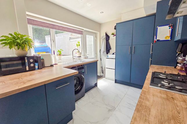 86, St. Christophers Drive, Caerphilly photo 4