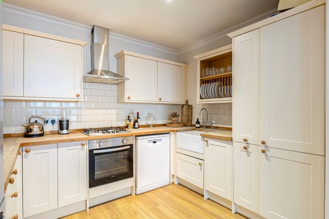72B,, Harwood Road, London photo 4