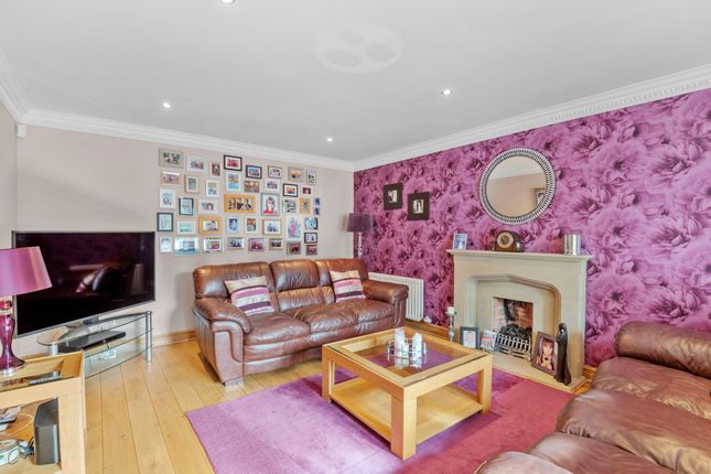 16 Braehead Place, Linlithgow photo 4