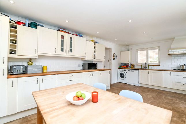 10, Plover Drive, Lymington photo 3