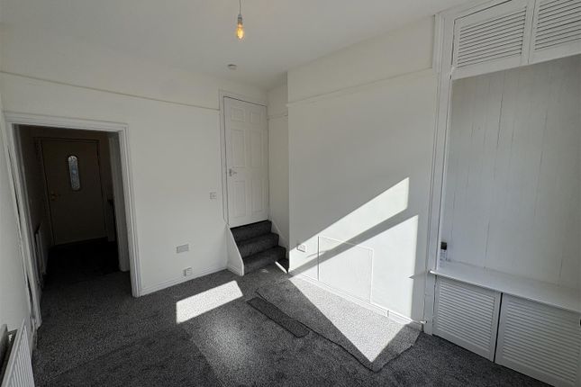 18, St. John's Crescent, Darlington photo 4