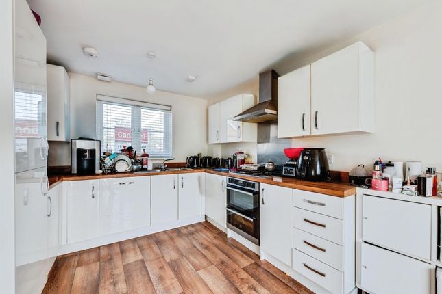 15, Guild Close, Witney photo 2