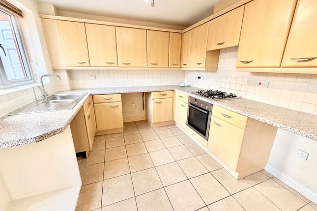 28, Racemeadow Crescent, Dudley photo 3