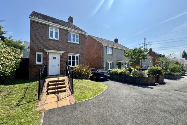 5 Monument Close