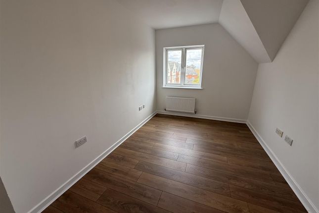 Academy Place, ISLEWORTH photo 4