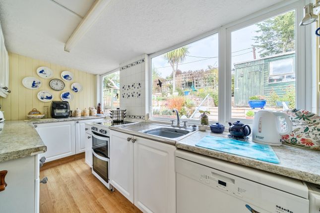 3, Coombe Way, Teignmouth photo 4