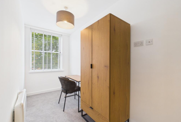 Flat 12, Virginia House, 31-51, Station Road, Egham photo 5