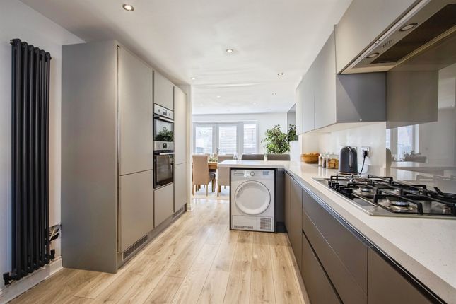 1, Spruce Garth, Leeds photo 2