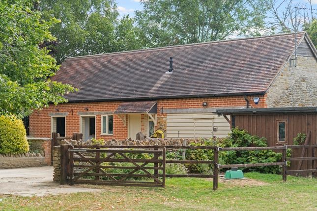 Barn conversion to rent in Mill Lane, Croughton, Brackley