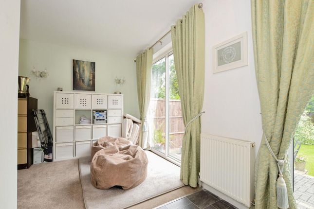 118, Elms Road, Harrow photo 3