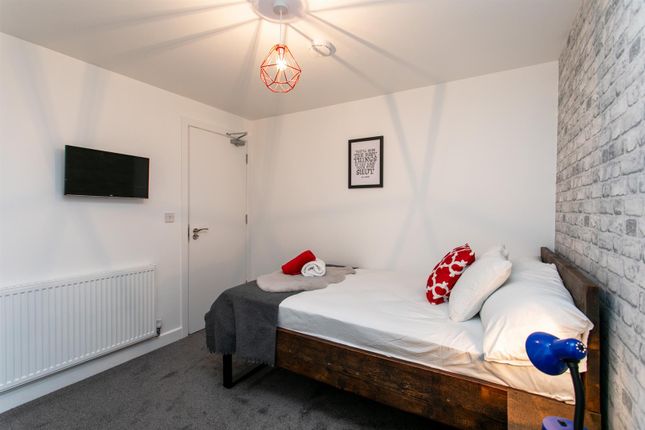 Room 4, 60, Hollis Road, Coventry photo 2