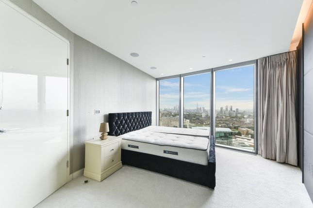Apartment 57 The Tower St George Wharf, Vauxhall, London photo 4