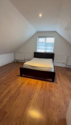 Thumbnail Flat to rent in Grimsdyke Road, Hatch End, Pinner