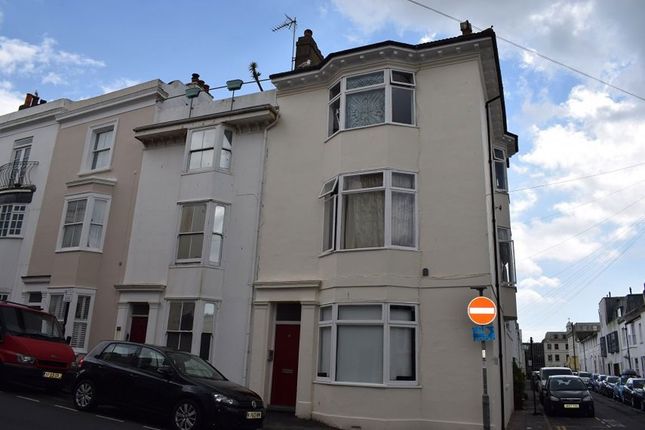 Studio flat on 3/41, College Place, Brighton, £725/mo