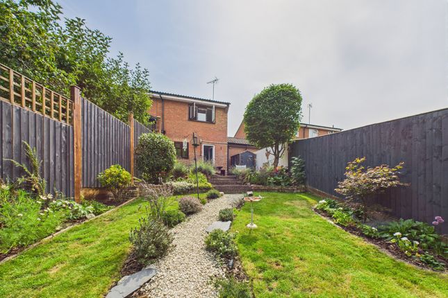 22 Rushbrooke Close, High Wycombe photo 3