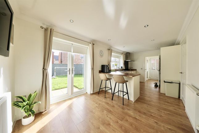 19, Farrier Close, Hull photo 3
