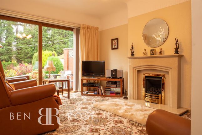 Hall Lane Leyland Pr25 2 Bedroom Detached Bungalow For Sale