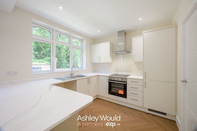 24a, Coney Green, Stourbridge photo 3
