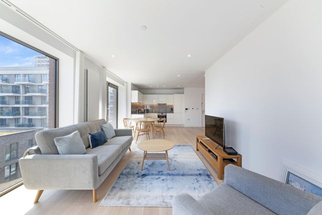 Flat for sale in Pendant Court, Royal Wharf, London