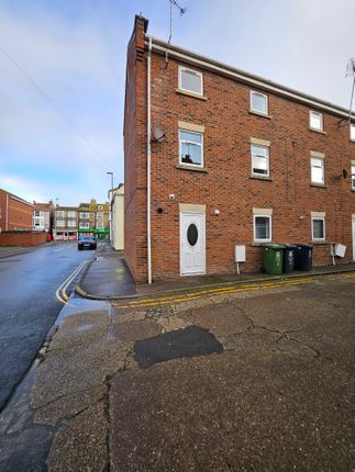 4 Sultan Place, St Peters Road, Great Yarmouth photo 2